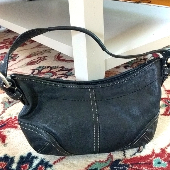 Coach Handbags - Vintage Coach bag